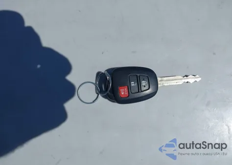 2017 Toyota Rav4 Le z USA, uszkodzony, nr VIN JTMBFREV1HJ127037